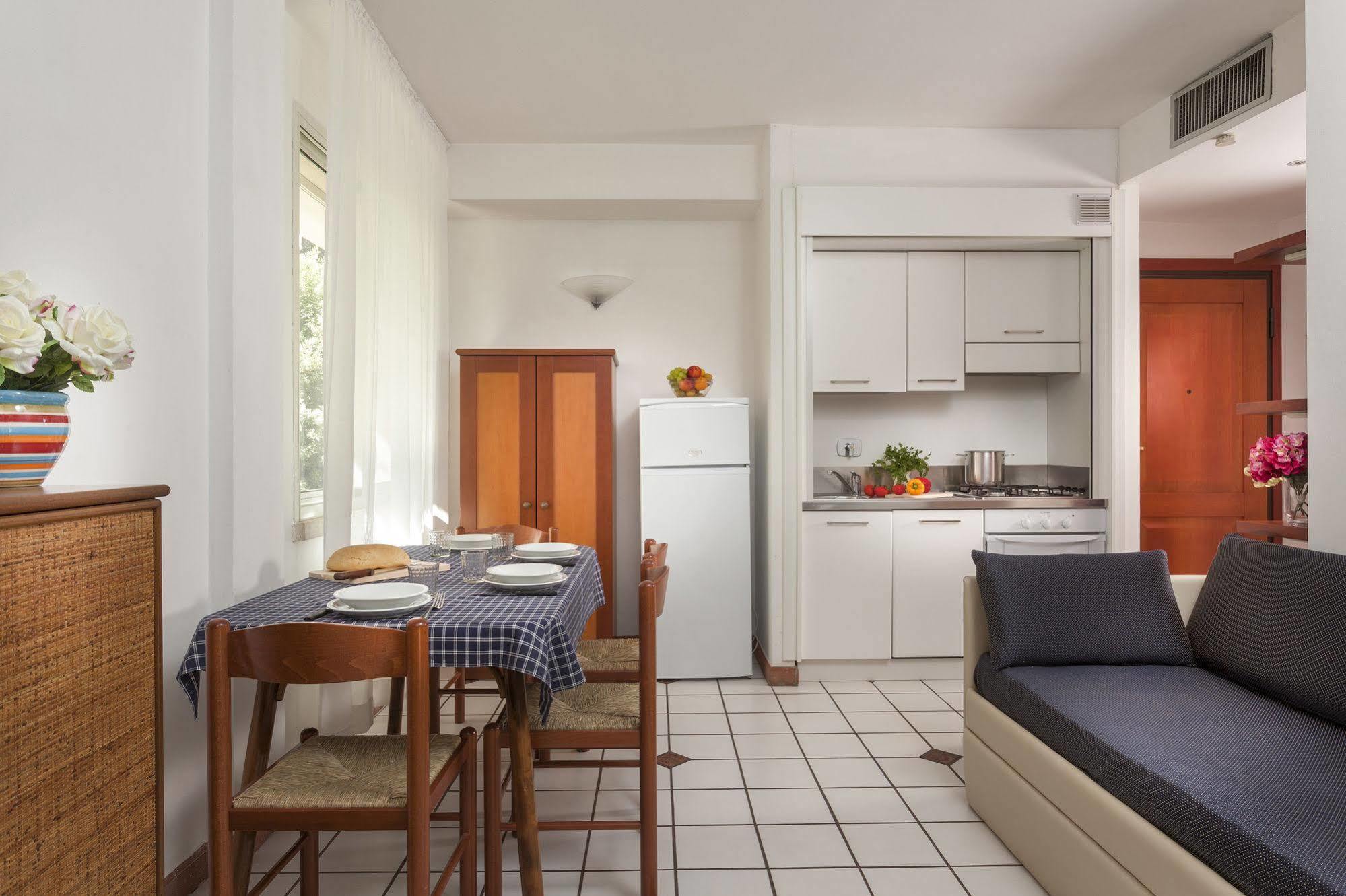 Residenza Villa Lidia Riccione Buitenkant foto